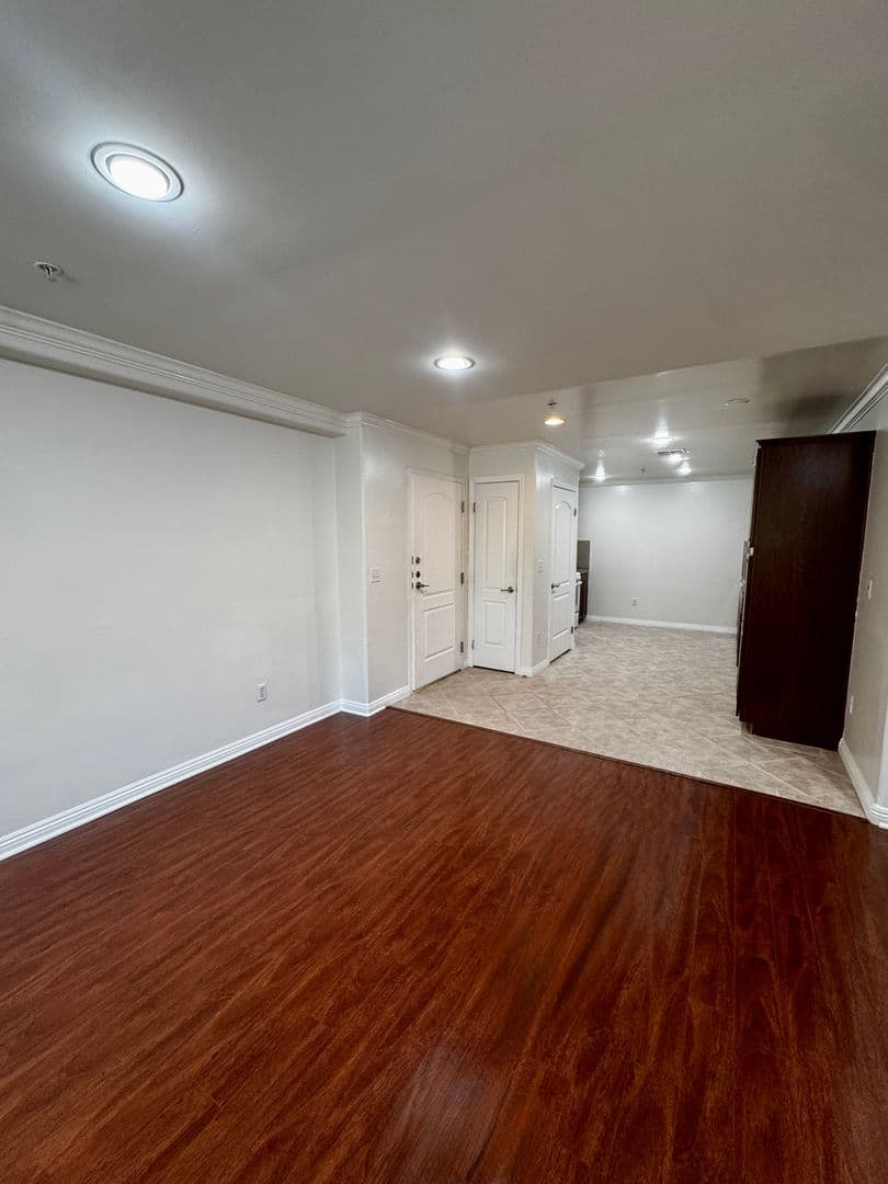 Van Nuys Condo: 13525 Vanowen St. Unit 103