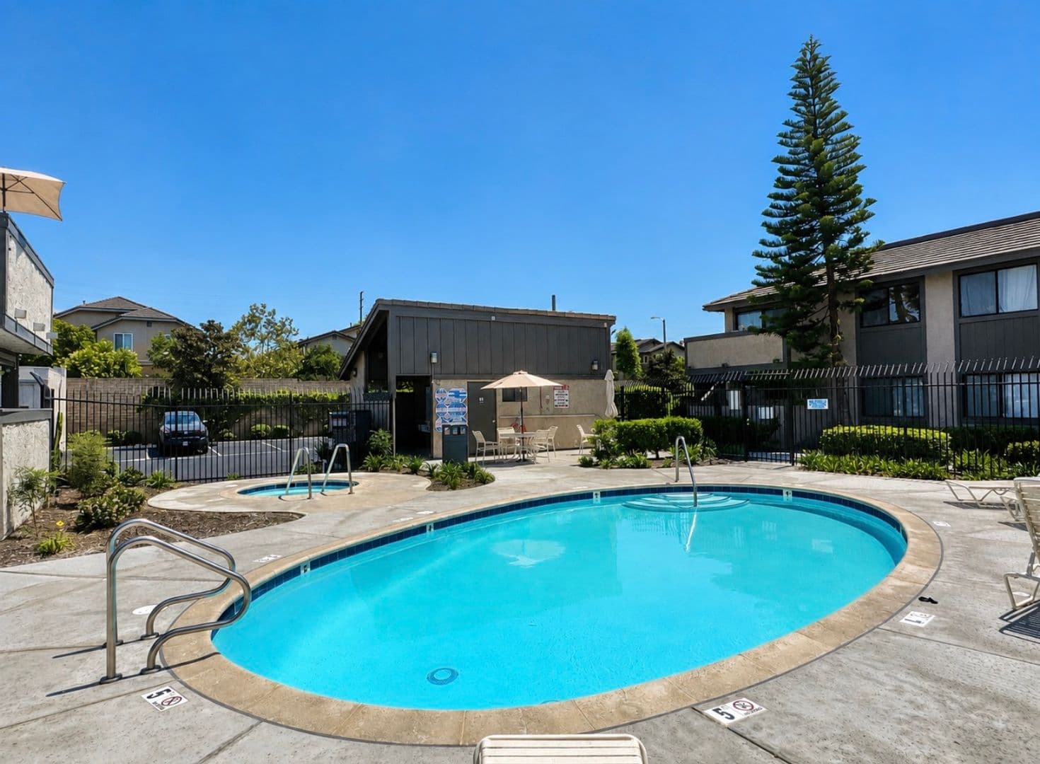 Moorpark Condo: 151 Majestic Ct Unit 602