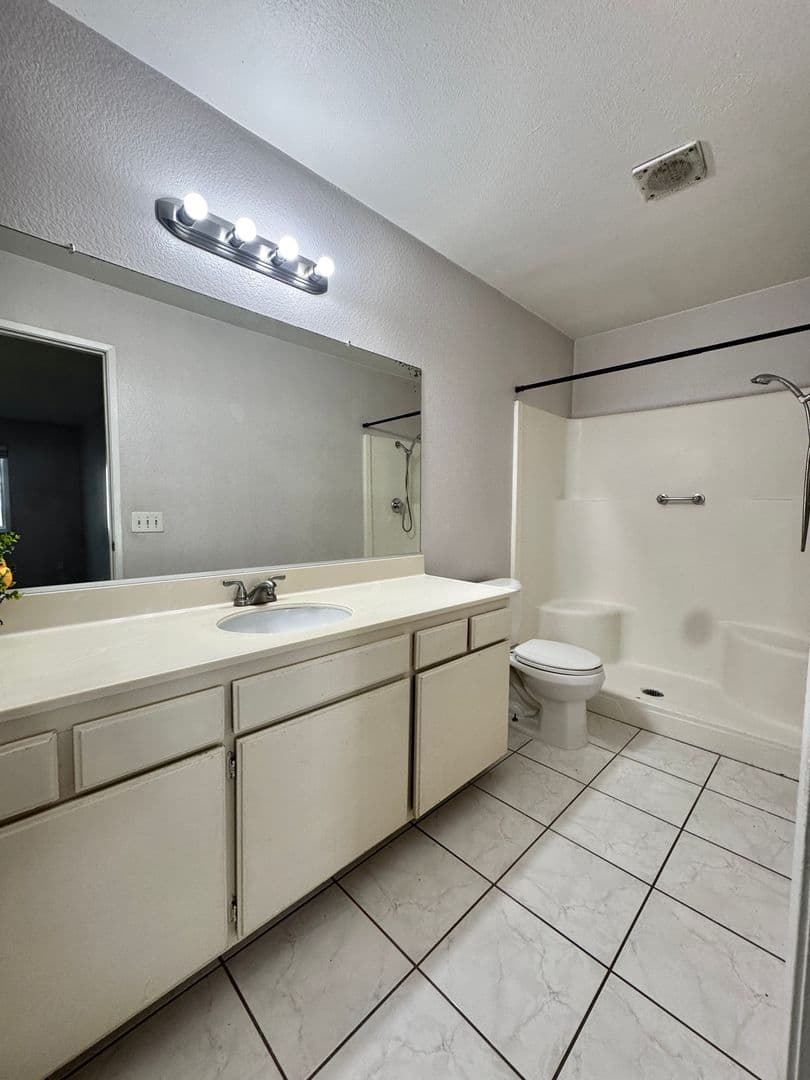 Moorpark Condo: 151 Majestic Ct Unit 602
