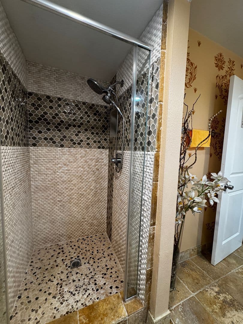 Westlake Village House: 1580 Valecroft Ave