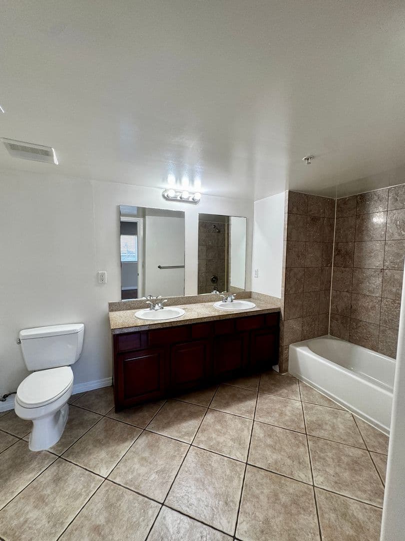 Van Nuys Condo: 13525 Vanowen St Unit 106