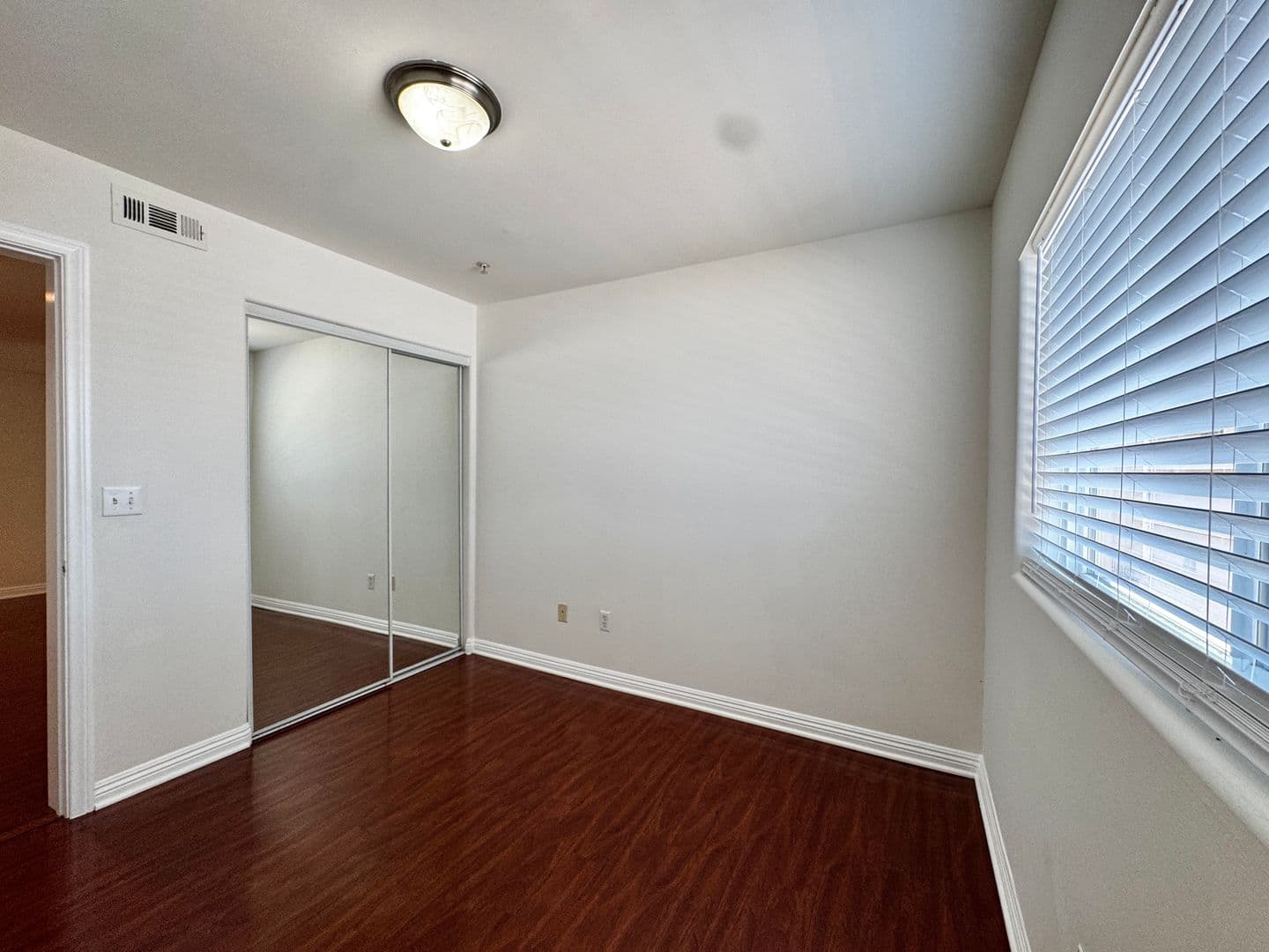 Van Nuys Condo: 13525 Vanowen St. Unit 103