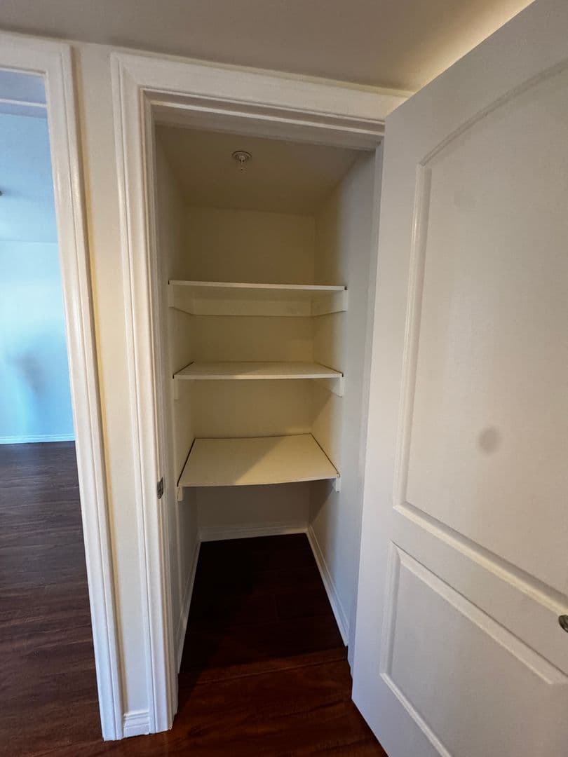 Van Nuys Condo: 13525 Vanowen St Unit 106