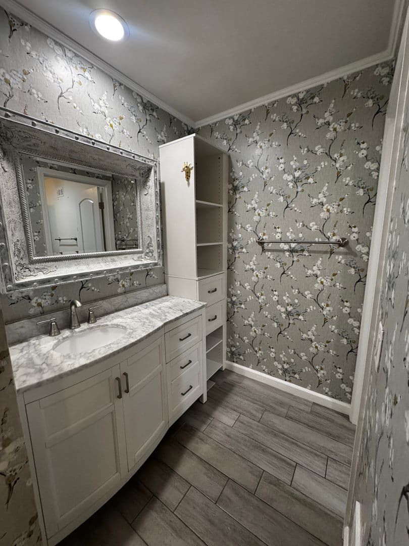 Westlake Village House: 1580 Valecroft Ave