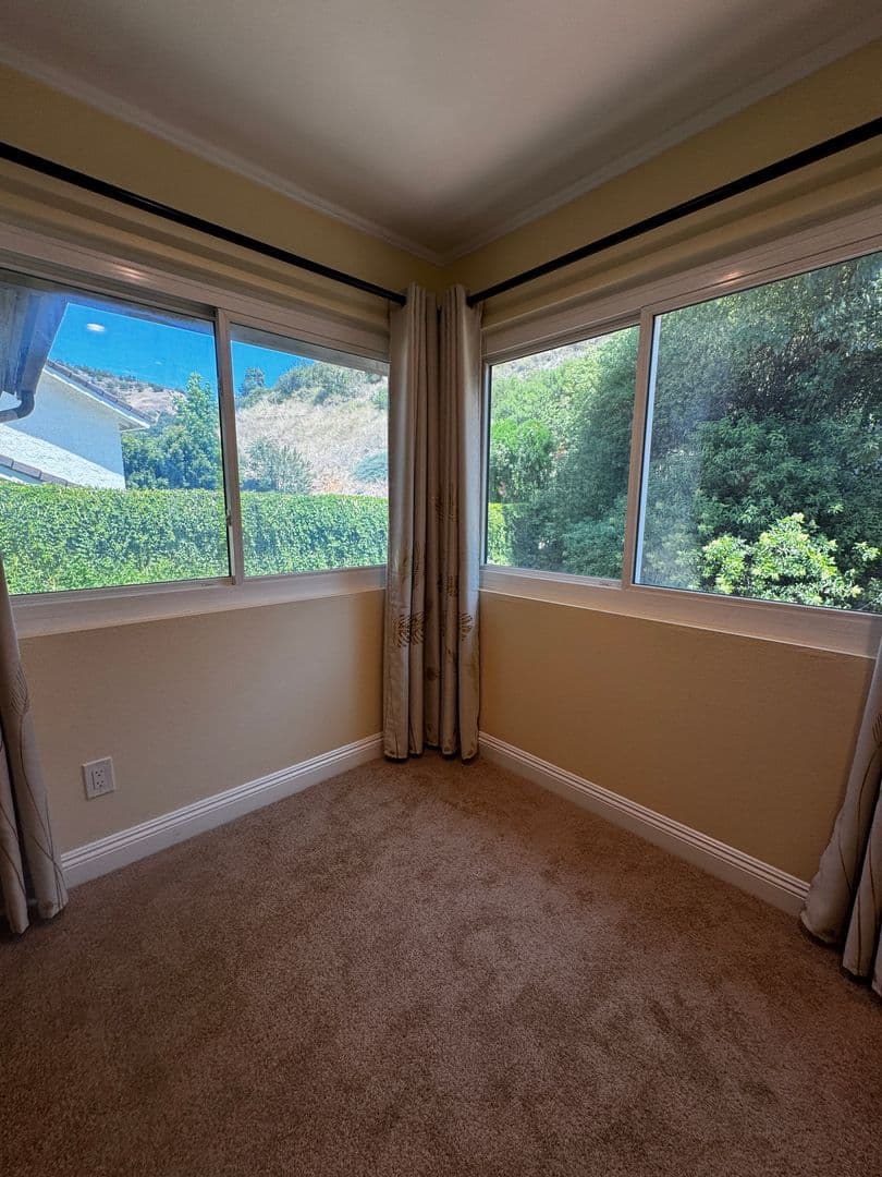 Westlake Village House: 1580 Valecroft Ave