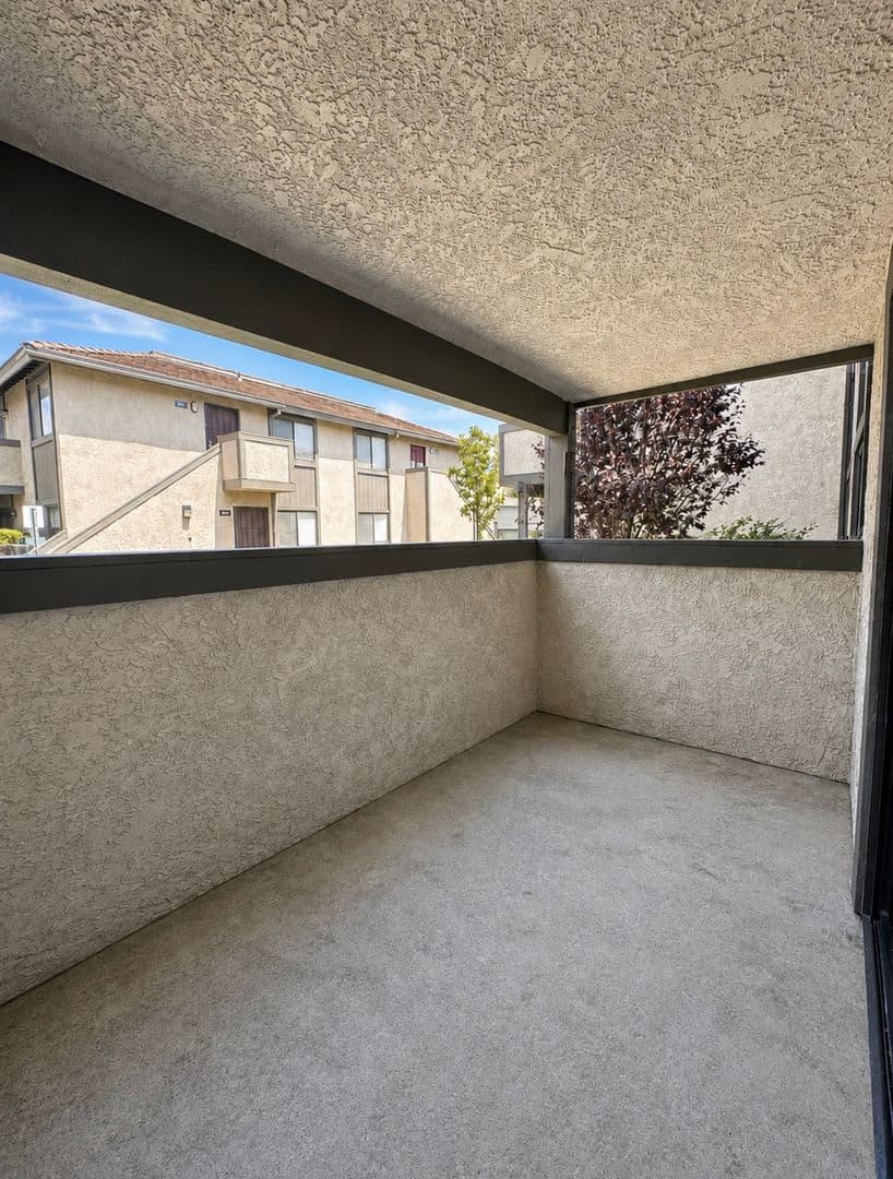 Moorpark Condo: 151 Majestic Ct Unit 602