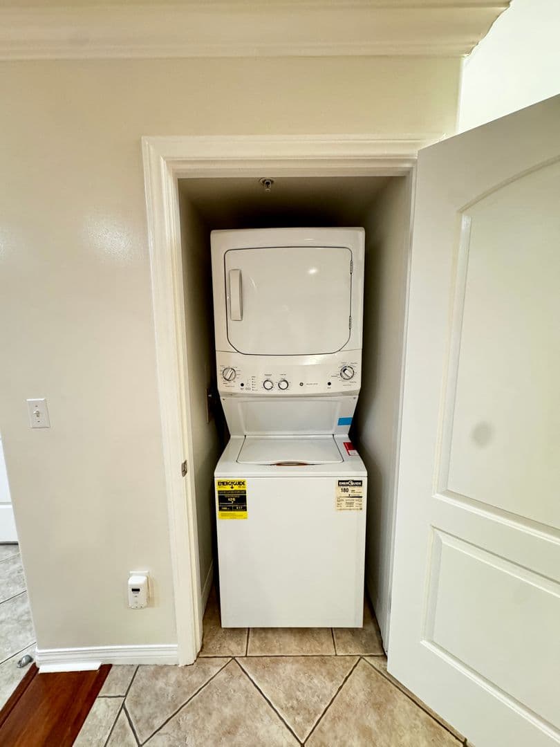 Van Nuys Condo: 13525 Vanowen St Unit 106