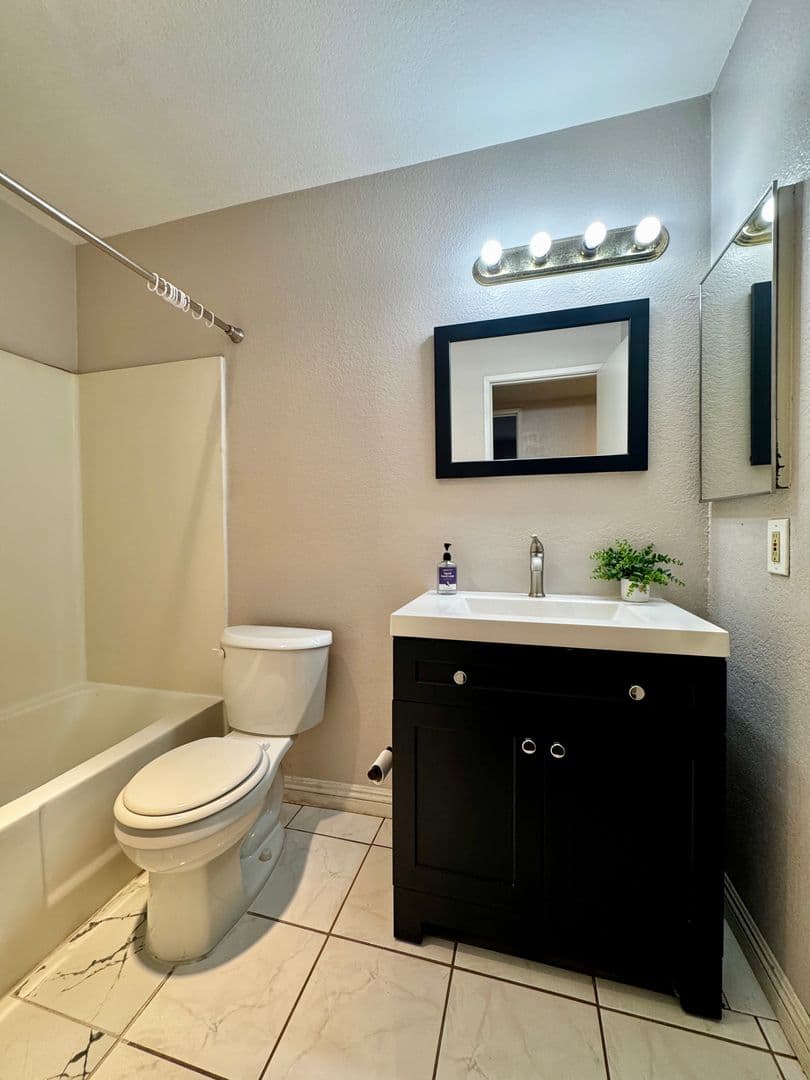 Moorpark Condo: 151 Majestic Ct Unit 602