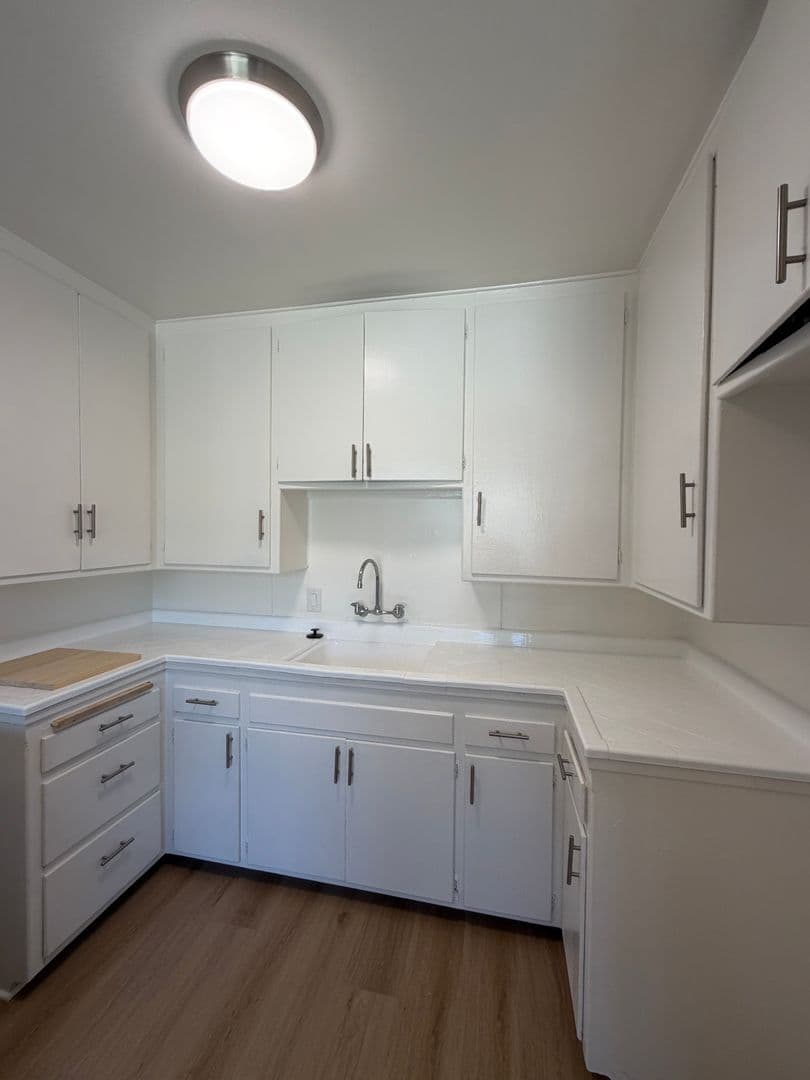 Oxnard Apartment: 839 North A Street