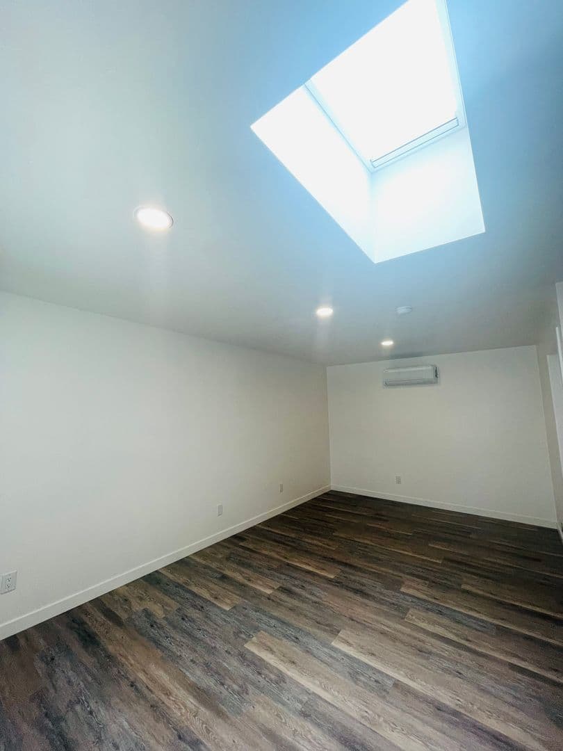 Ventura Apartment: 2938-2948 Lexington Drive