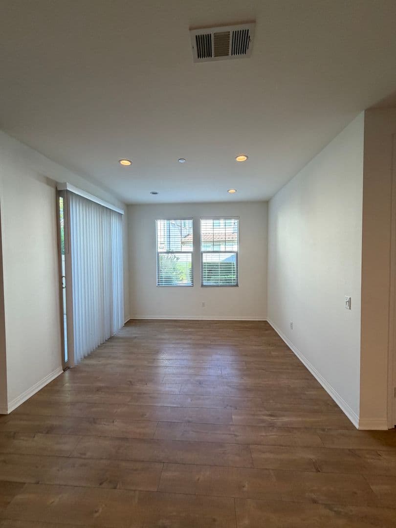 Oxnard House: 3207 Lisbon Lane