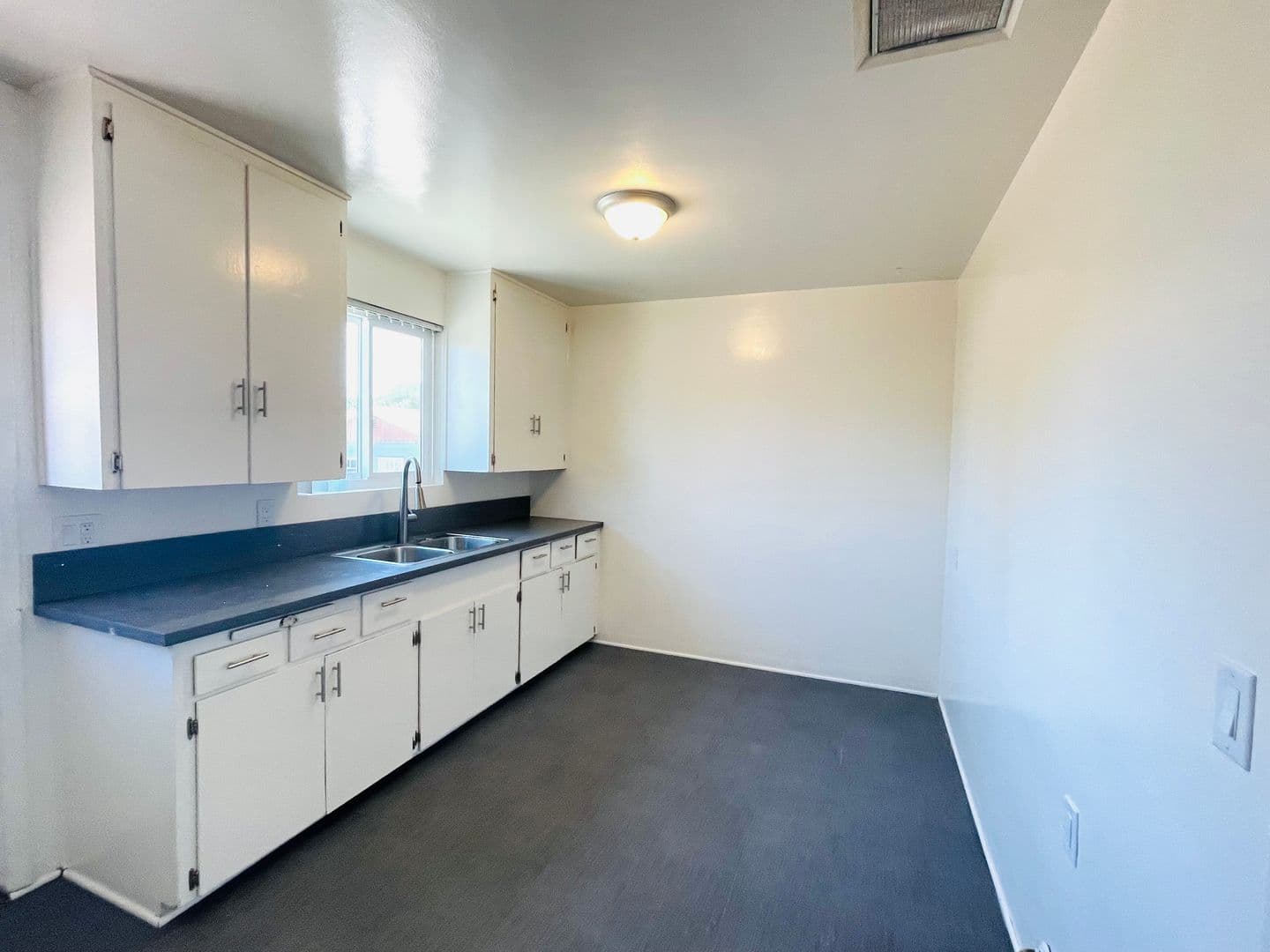 Santa Paula Apartment: 700 N. Ojai Road, A-H