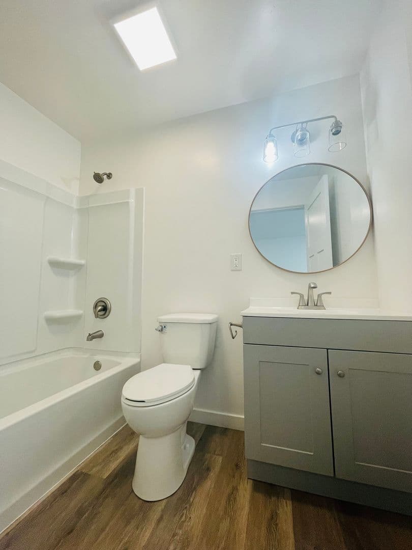 Ventura Apartment: 2938-2948 Lexington Drive