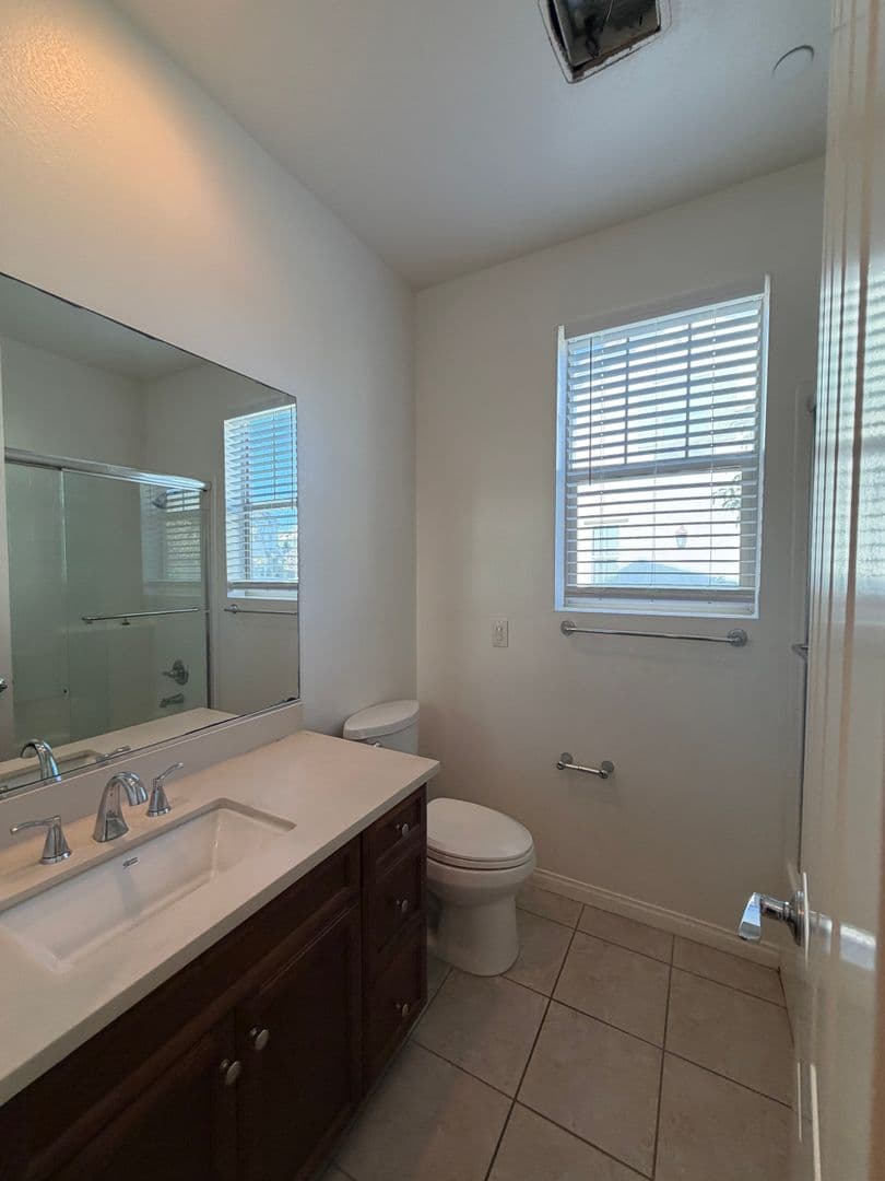 Oxnard House: 3207 Lisbon Lane