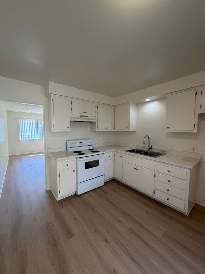 Santa Paula Apartment: 720-722 N. Ojai Road
