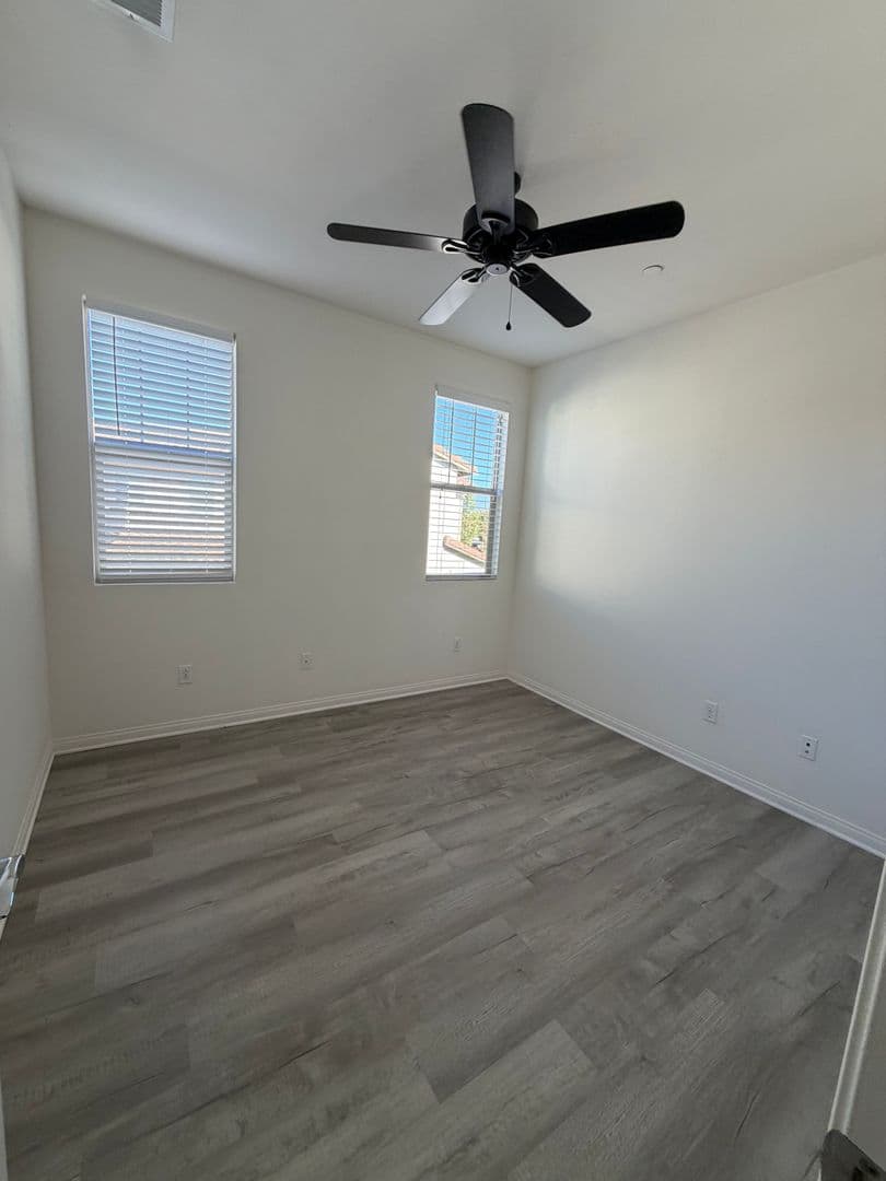 Oxnard House: 3207 Lisbon Lane