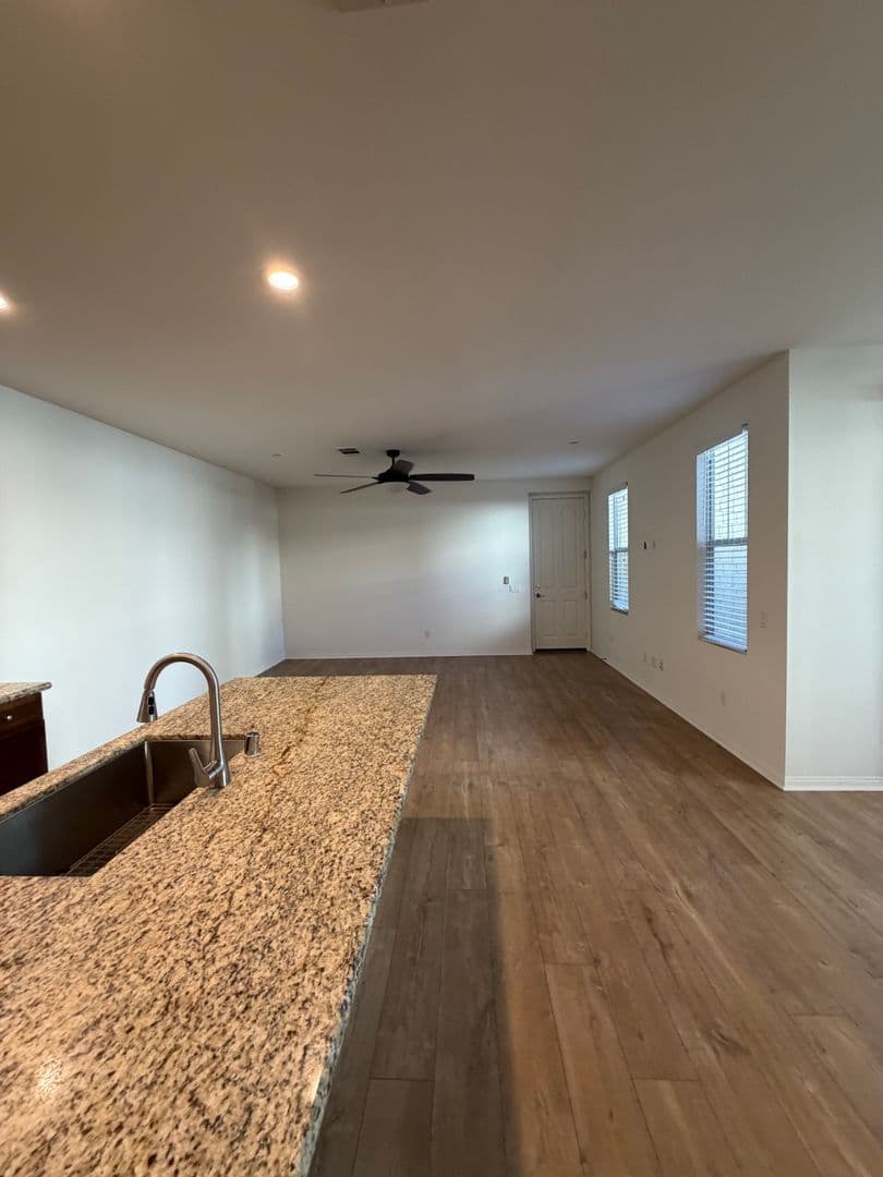 Oxnard House: 3207 Lisbon Lane