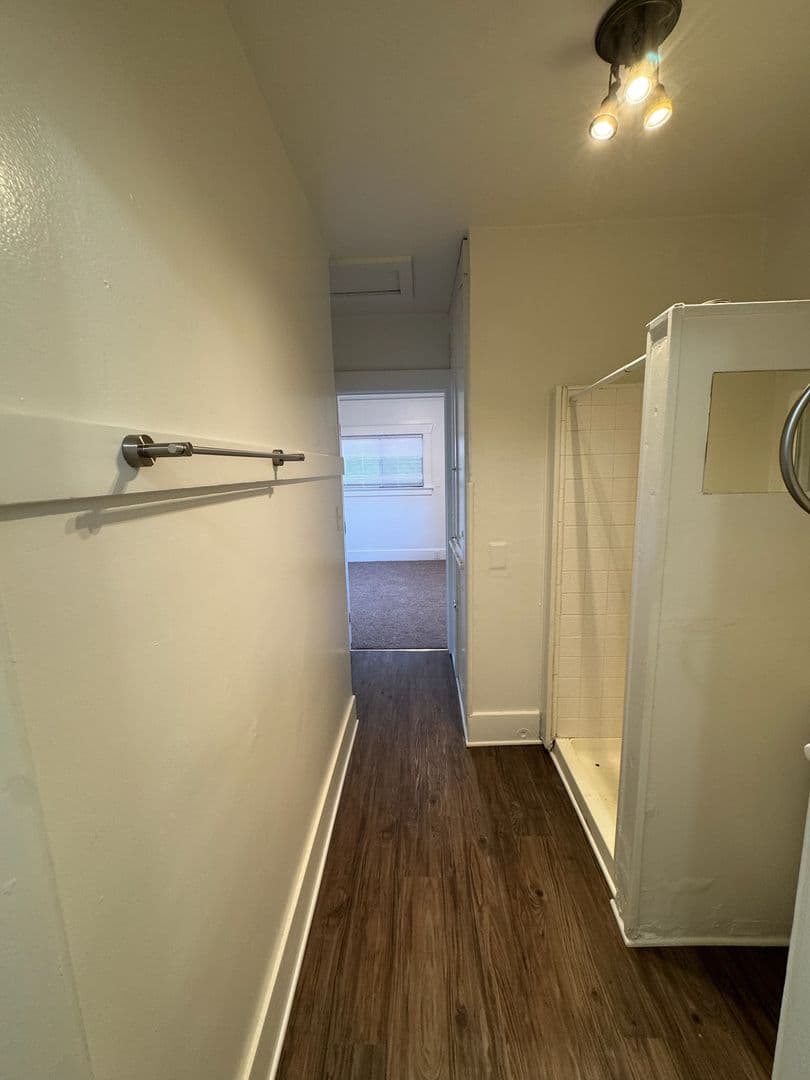 Santa Barbara Apartment: 421 W. De La Guerra Street