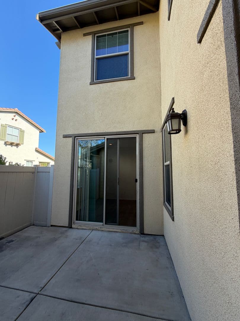Oxnard House: 3207 Lisbon Lane