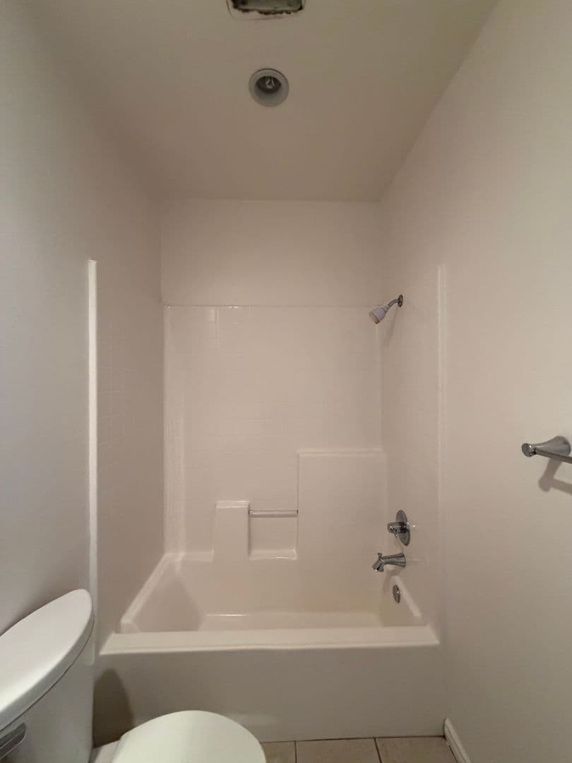 Oxnard House: 3207 Lisbon Lane