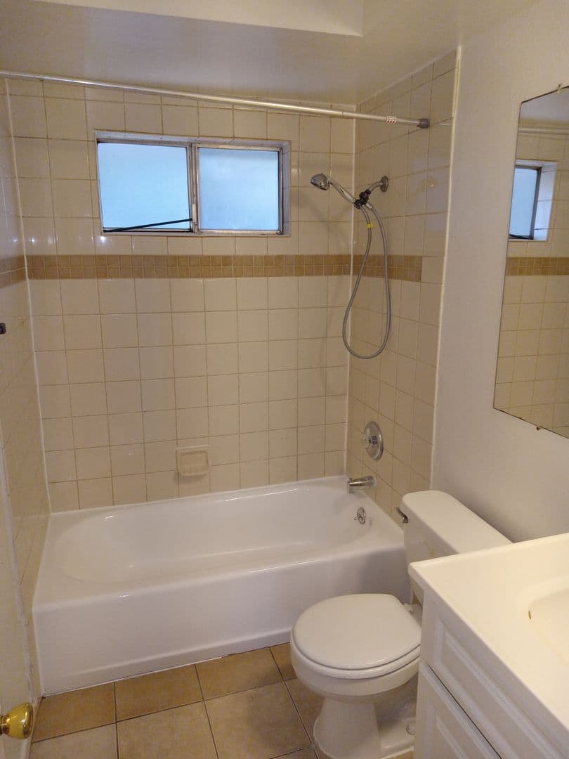 Santa Paula Apartment: 720-722 N. Ojai Road