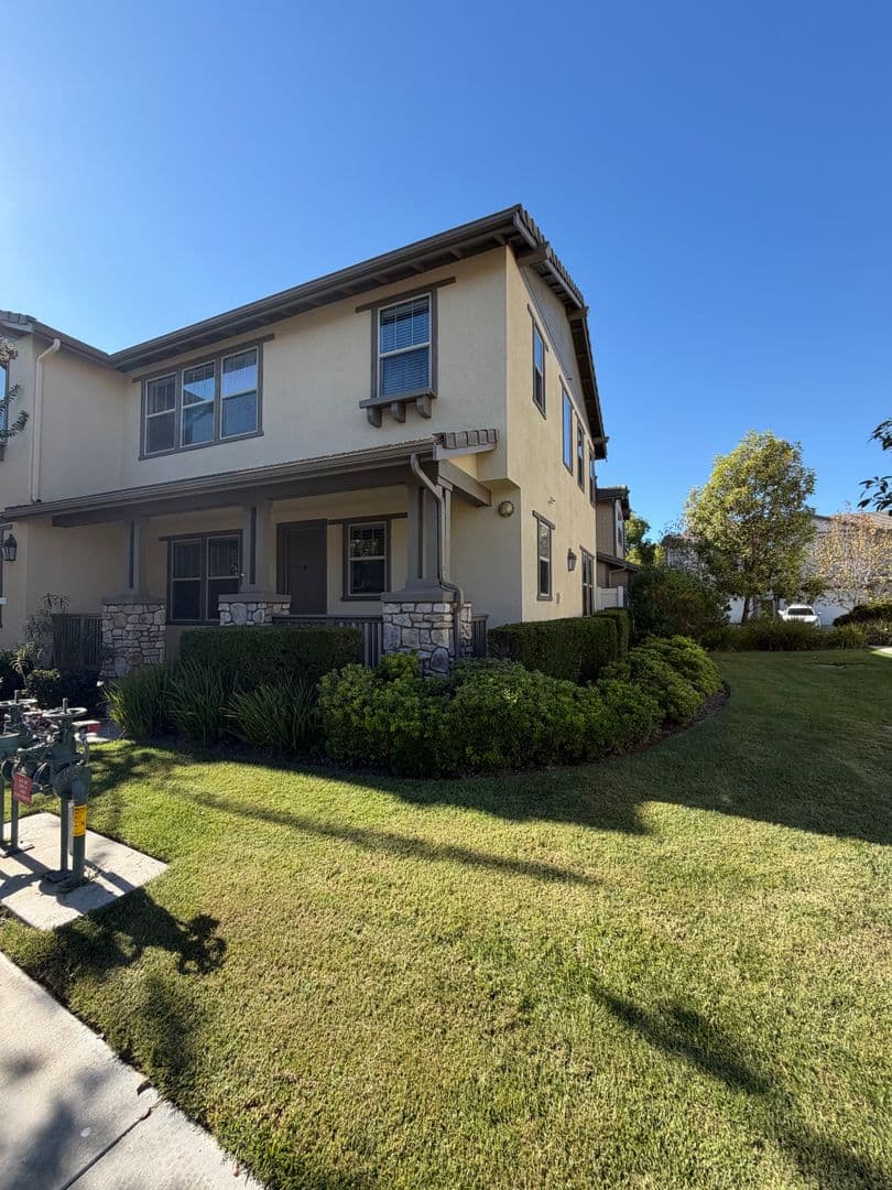 Oxnard House: 3207 Lisbon Lane