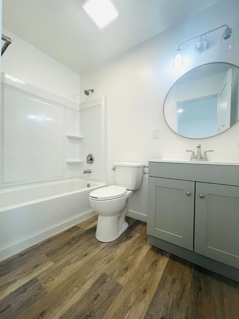 Ventura Apartment: 2938-2948 Lexington Drive