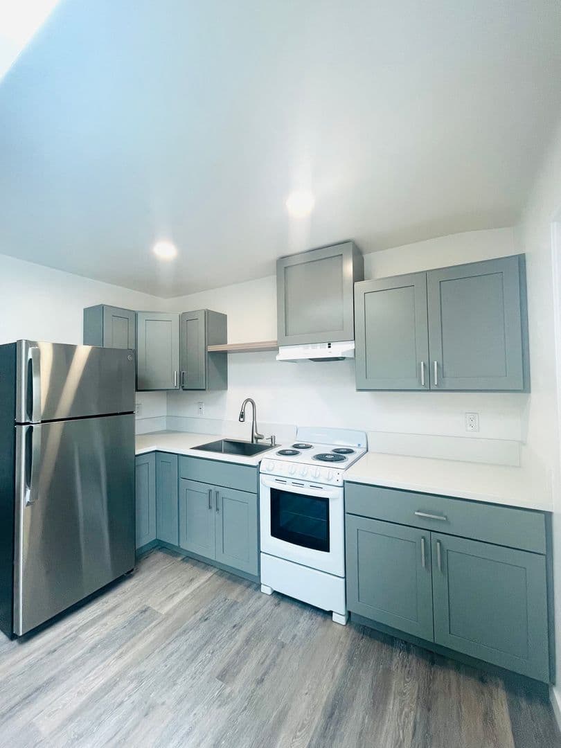 Ventura Apartment: 2938-2948 Lexington Drive