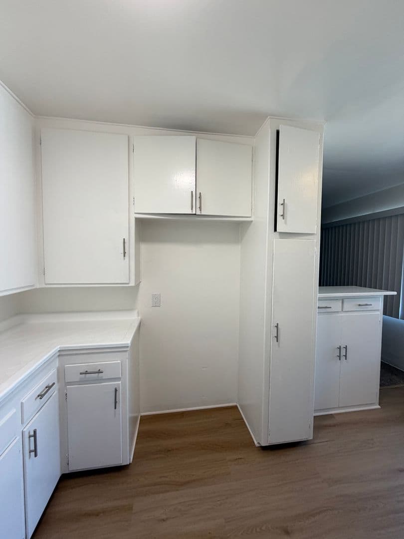 Oxnard Apartment: 839 North A Street