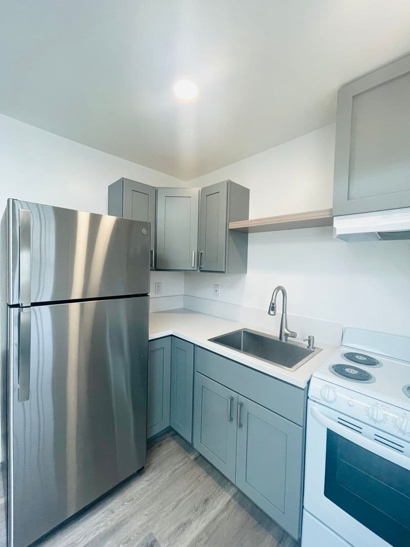 Ventura Apartment: 2938-2948 Lexington Drive