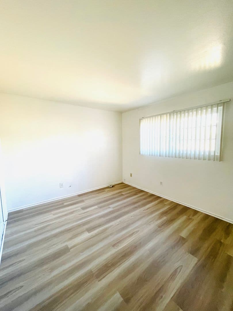 Santa Paula Apartment: 229 W. Santa Barbara Street