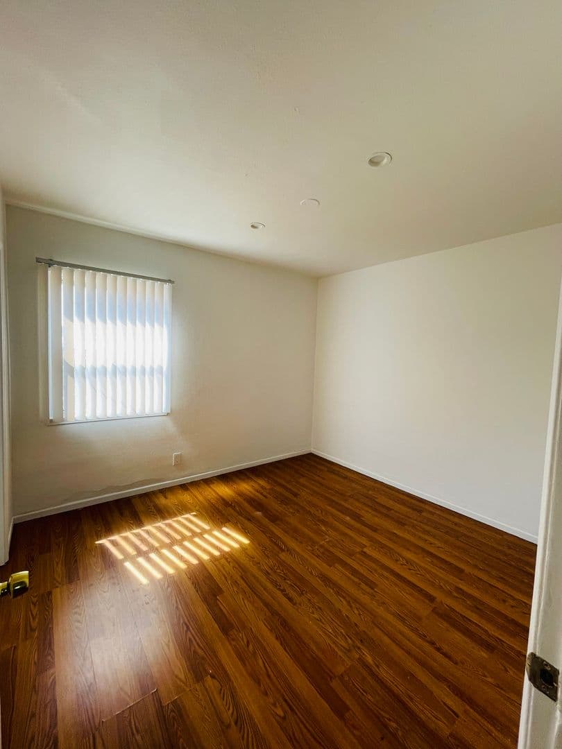 Ventura Apartment: 158 N. Ventura Avenue