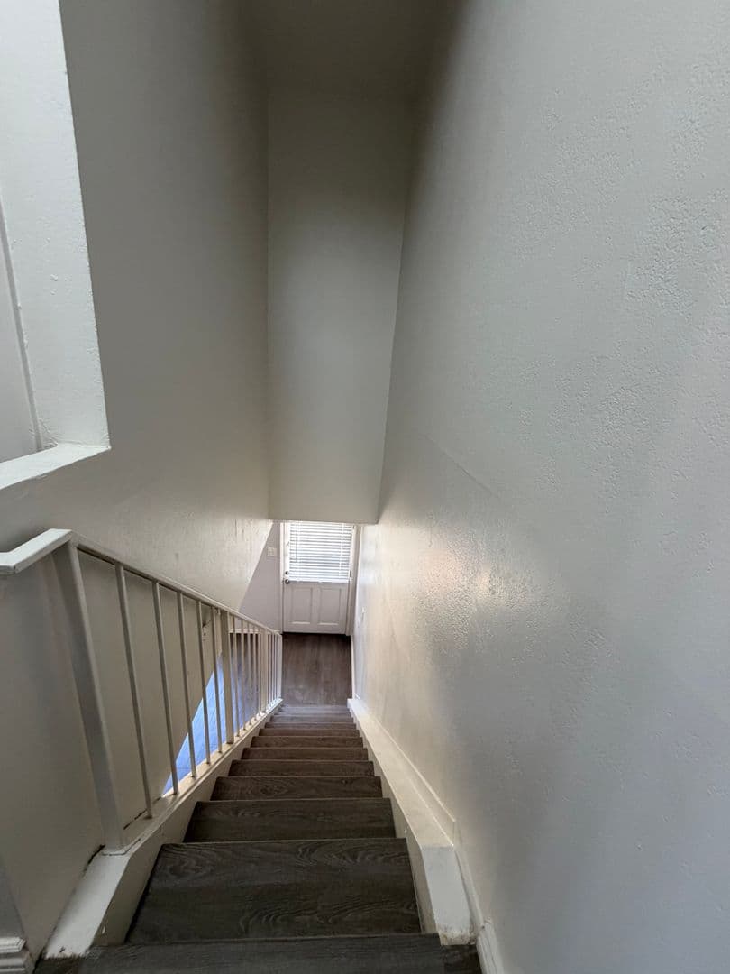 Santa Paula Apartment: 1109-1111 E. Ventura Street