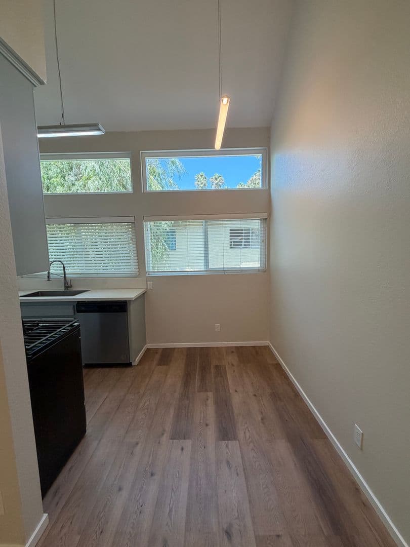Oxnard Apartment: 430-440 Linden Drive