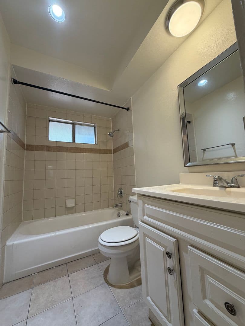 Santa Paula Apartment: 720-722 N. Ojai Road