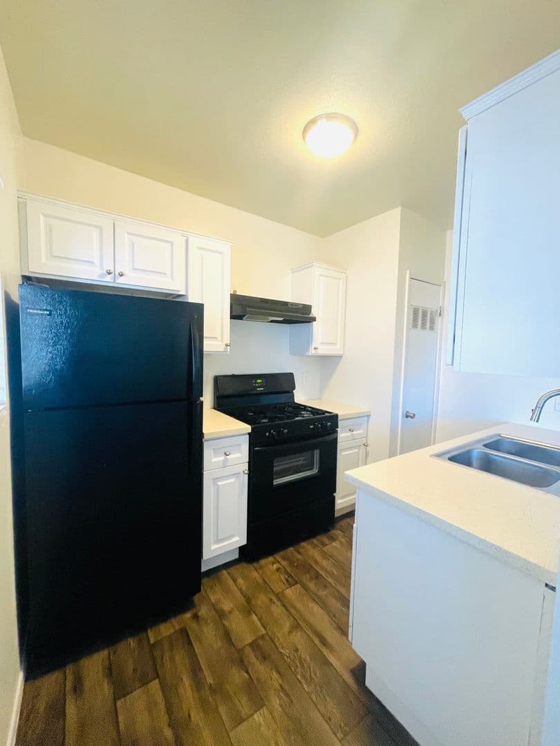 Ventura Apartment: 6301 Nightingale Street,  #1-22