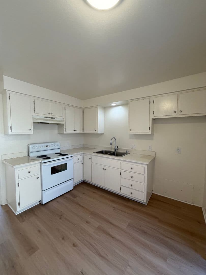 Santa Paula Apartment: 720-722 N. Ojai Road