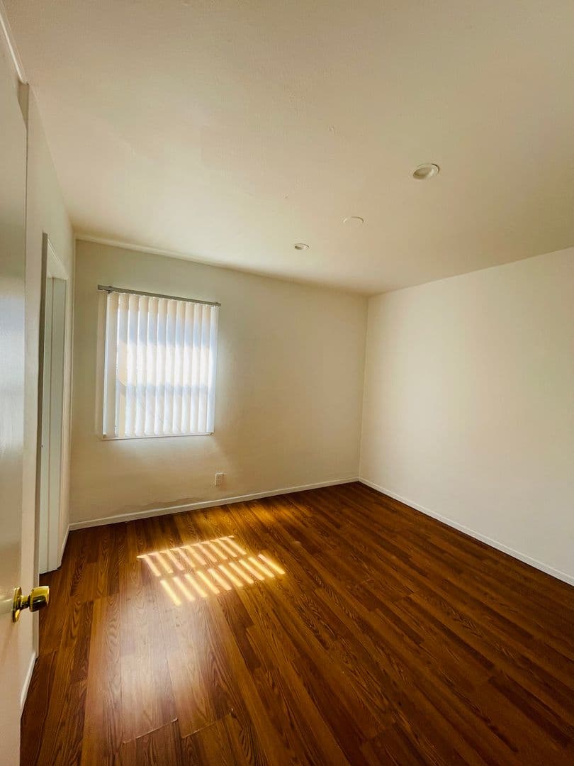 Ventura Apartment: 158 N. Ventura Avenue