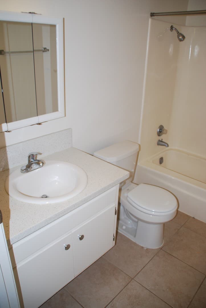 Ventura Apartment: 135-153 S. Hemlock Street