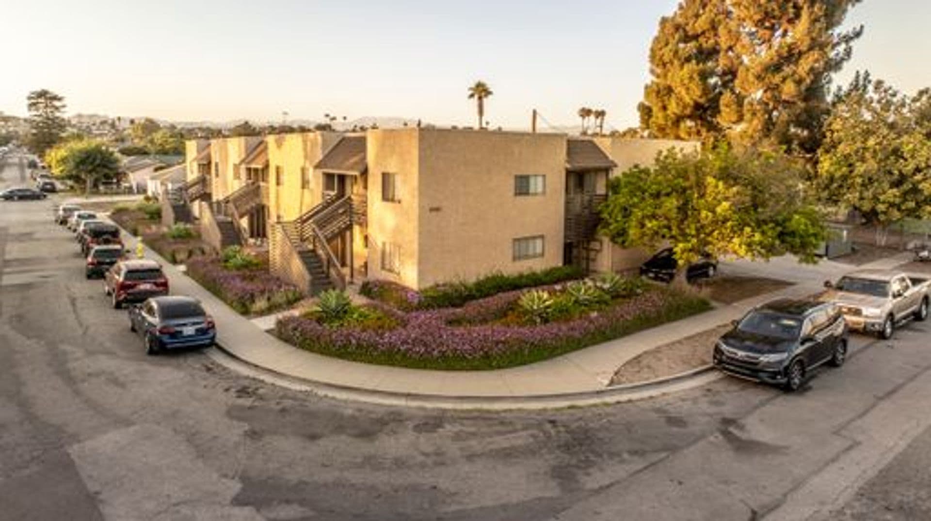 Ventura Apartment: 6301 Nightingale Street,  #1-22