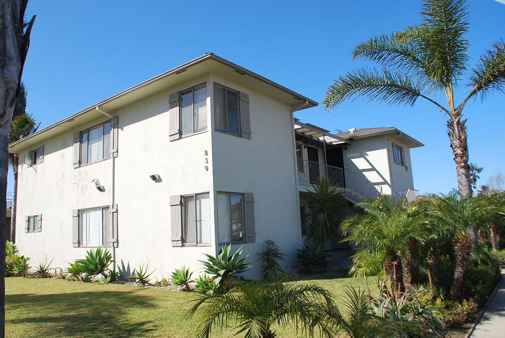 Oxnard Apartment: 839 North A Street
