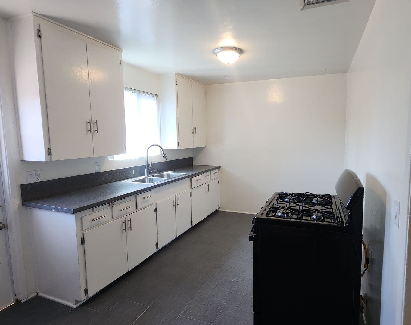 Santa Paula Apartment: 700 N. Ojai Road, A-H