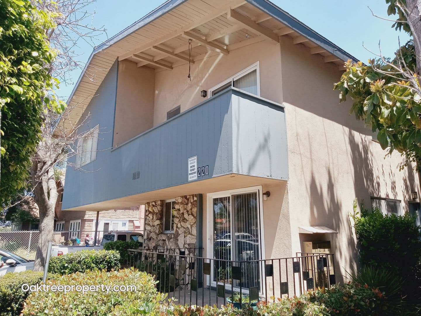 Oxnard Apartment: 220 South E Street