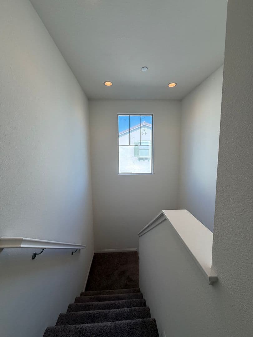 Oxnard House: 3207 Lisbon Lane