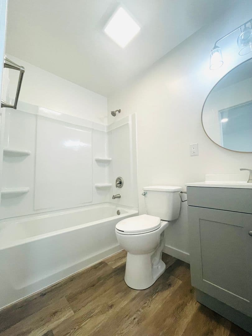 Ventura Apartment: 2938-2948 Lexington Drive