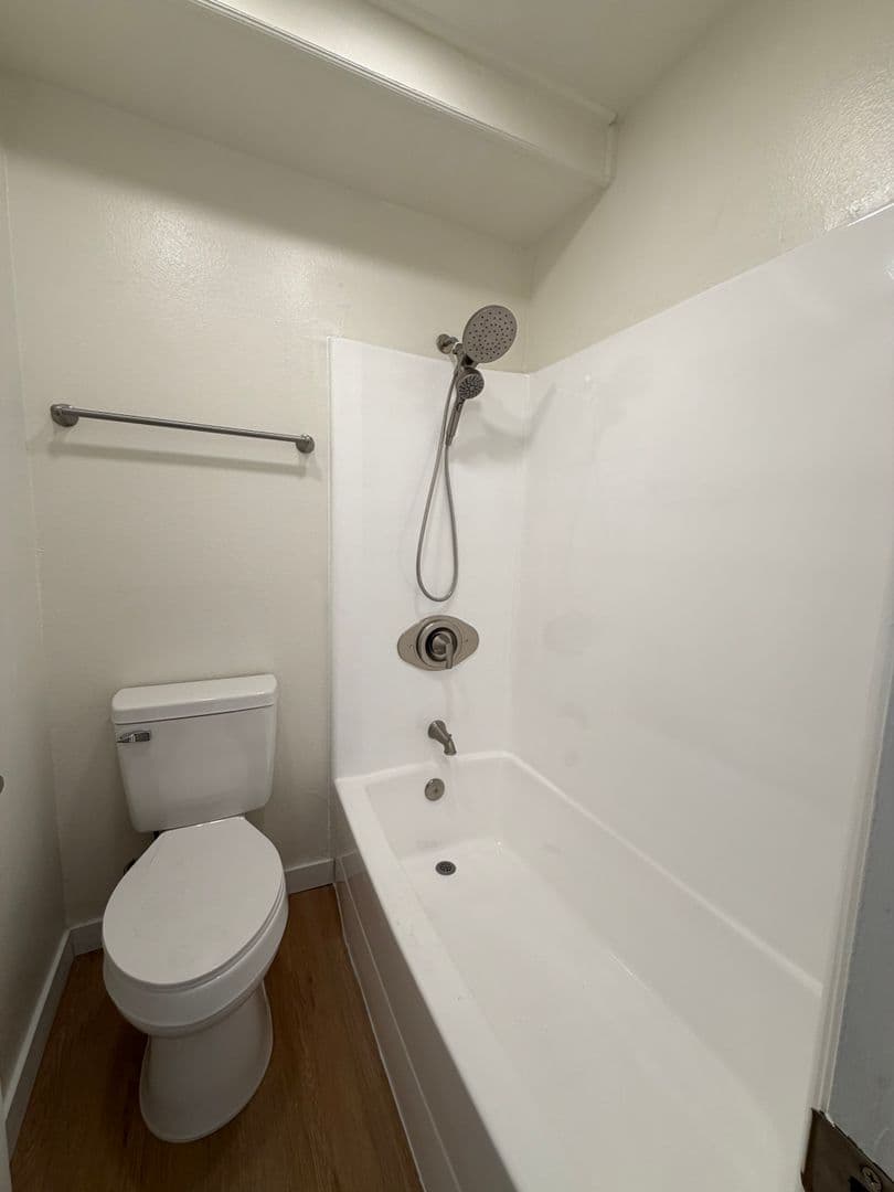 Ventura Apartment: 6301 Nightingale Street,  #1-22