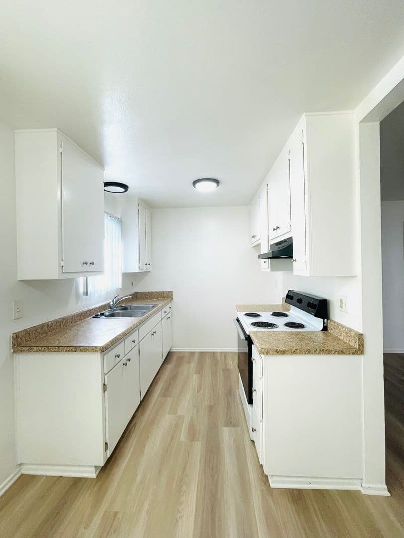 Santa Paula Apartment: 229 W. Santa Barbara Street