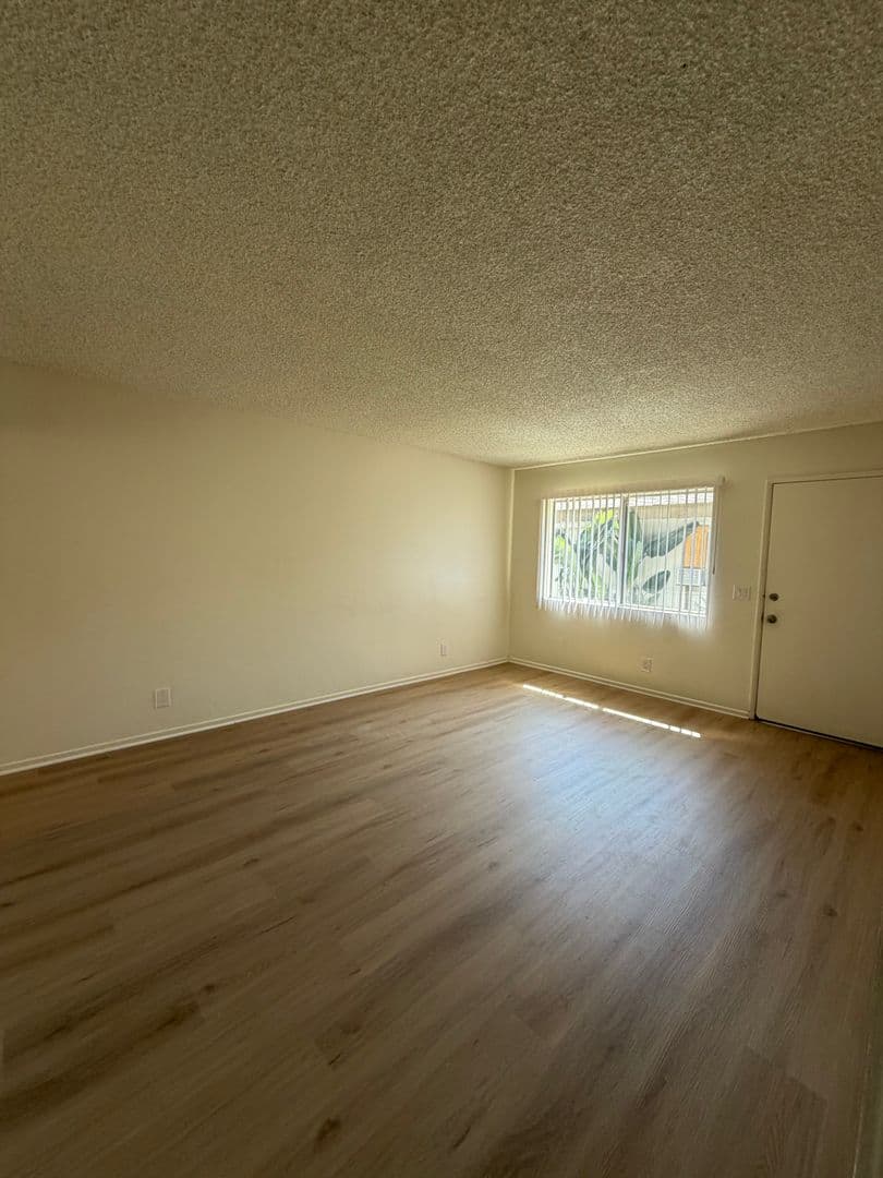 Santa Paula Apartment: 720-722 N. Ojai Road