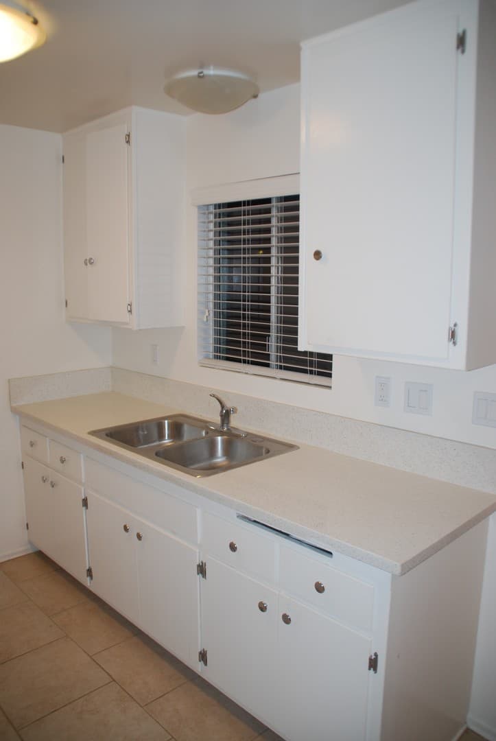Ventura Apartment: 135-153 S. Hemlock Street