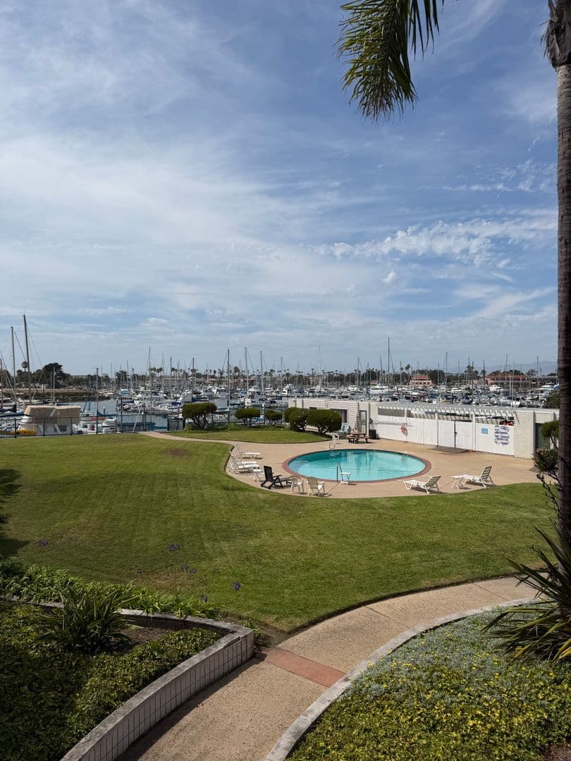 Oxnard Condo: 3101 Peninsula Road #102